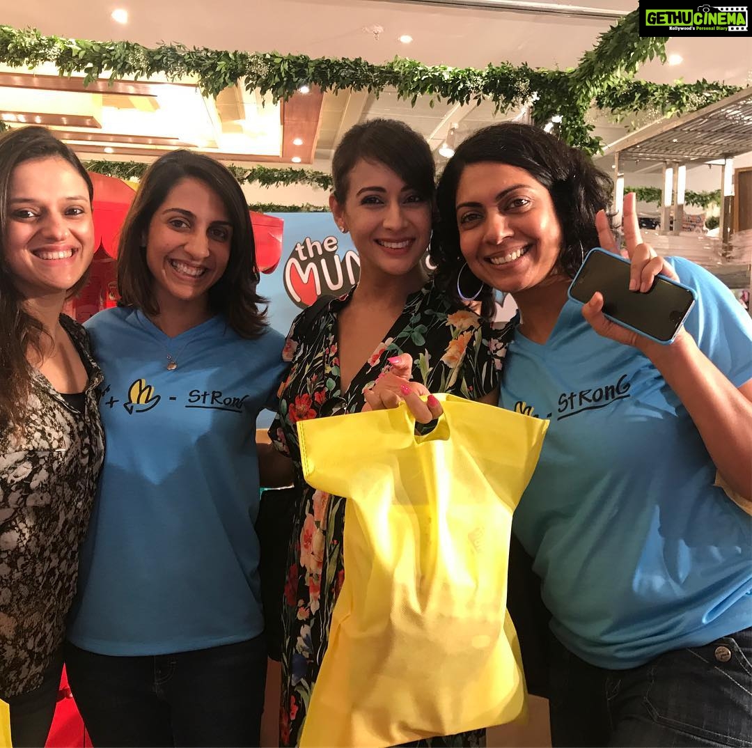 Preeti Jhangiani Instagram - Congratulations @farah.nm for the launch of #themumumco at #themommynetworkpopup! Kids already lapping up all the yummy yet healthy goodies! @shibanimadhavlal @hennasingh