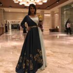 Preeti Jhangiani Instagram - Thank you to the jury of the #rajasthanfilmfestival2017 for the #bestactorfemale award #rff #jaipur And love my outfit by the fabulous @soneesinghal @violetbypreeti 😘#denimgown