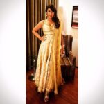 Preeti Jhangiani Instagram - A girl can never have too much #gold 💫 #preyalandamisha #fuelthestore
