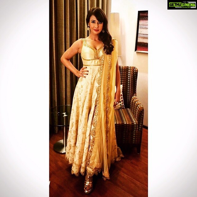Preeti Jhangiani Instagram - A girl can never have too much #gold 💫 #preyalandamisha #fuelthestore