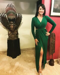 Preeti Jhangiani Instagram - All the best to @imbhandarkar and the #indusarkar team for the premiere tonight ! Thank you @pradeephirani for the outfit and @ishudat for the earrings😘 #filmpremiere #kimmaya #anmoljewellers @anmoljewellers