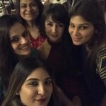 Preeti Jhangiani Instagram - Girls night out! Thanks @janisabrina #abujanisandeepkhoslashow #afterparty #bombaycanteen #lipsmackin