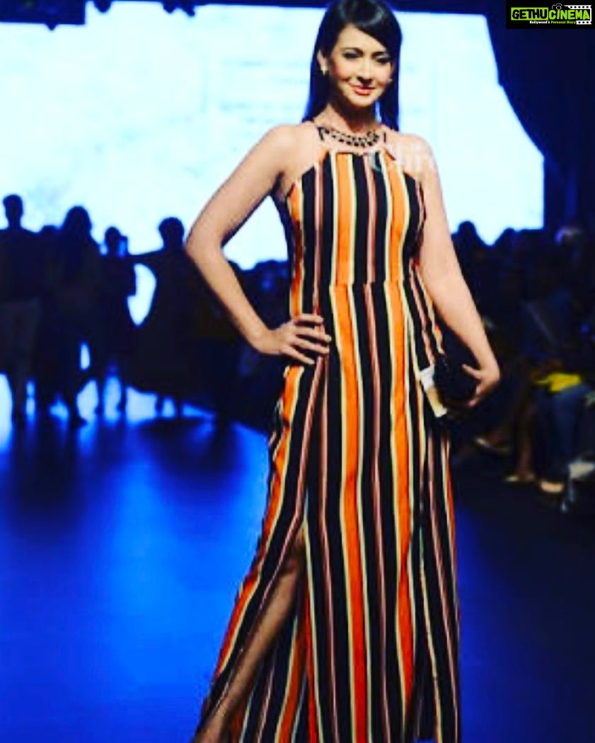 Preeti Jhangiani Instagram - Bravo Reshma! #reshmamerchant #houseofmilk #lakmefashionweek2017