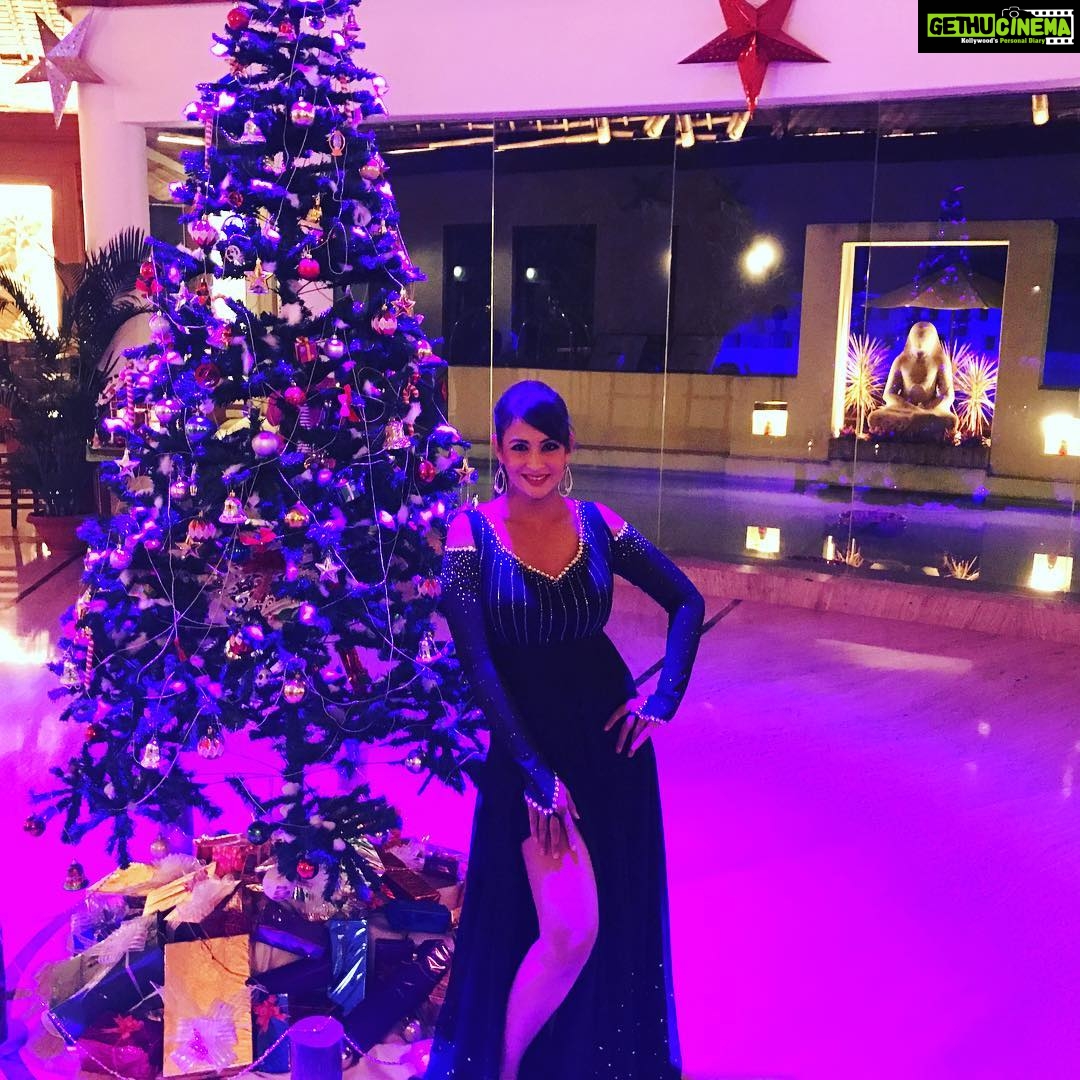 Preeti Jhangiani Instagram - Christmas Eve at the beautiful Vedic village in Kolkata! #Kolkata #tistheseasontobejolly
