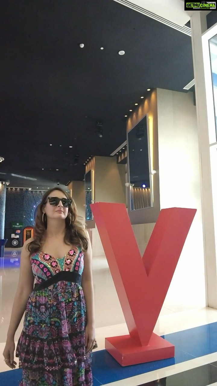 Preeti Jhangiani Instagram - Feels like entering a different world… @vhoteldubai @hiltondubaiahc @habtoorpalace @the44dubai @reddotreps #dubai #dubailife #vhoteldubai #habtoorpalace #hiltondubaiahc V Hotel Dubai