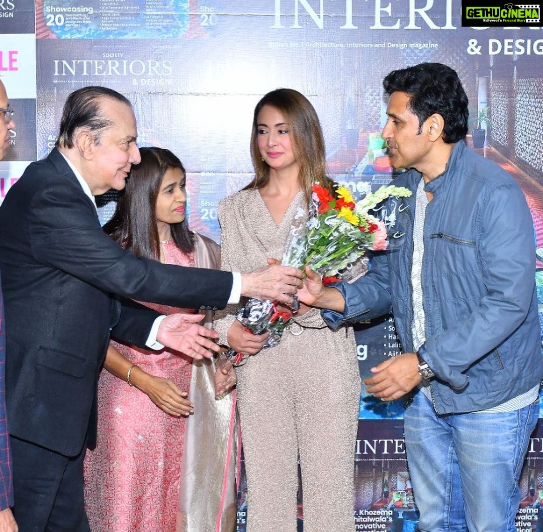 Preeti Jhangiani Instagram - It was a pleasure unveiling the November 2022 issue of the @societyinteriorsdesign magazine with @dabasparvin and Shri Nari Hira .