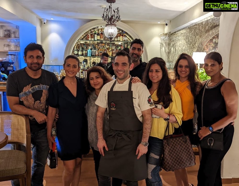 Preeti Jhangiani Instagram - Amazing food , Amazing vibe! Too excited to have @laloca_maria back in the neighbourhood! Congratulations @chefmanuelolveira and @mickeerocks on this great new place! Cheers!
