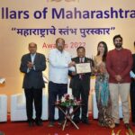 Preeti Jhangiani Instagram - It is always an honour when your hard work gets recognition.. Thank you #PillarsOfMaharashtraawards2022 for this award for Sports Entertainment @propanjaleague #propanjaleague #armwrestling #sportsentertainment @redantbrandpromotion @shimmerentertainment @namita_rajhans_ @lathiwalatasneem