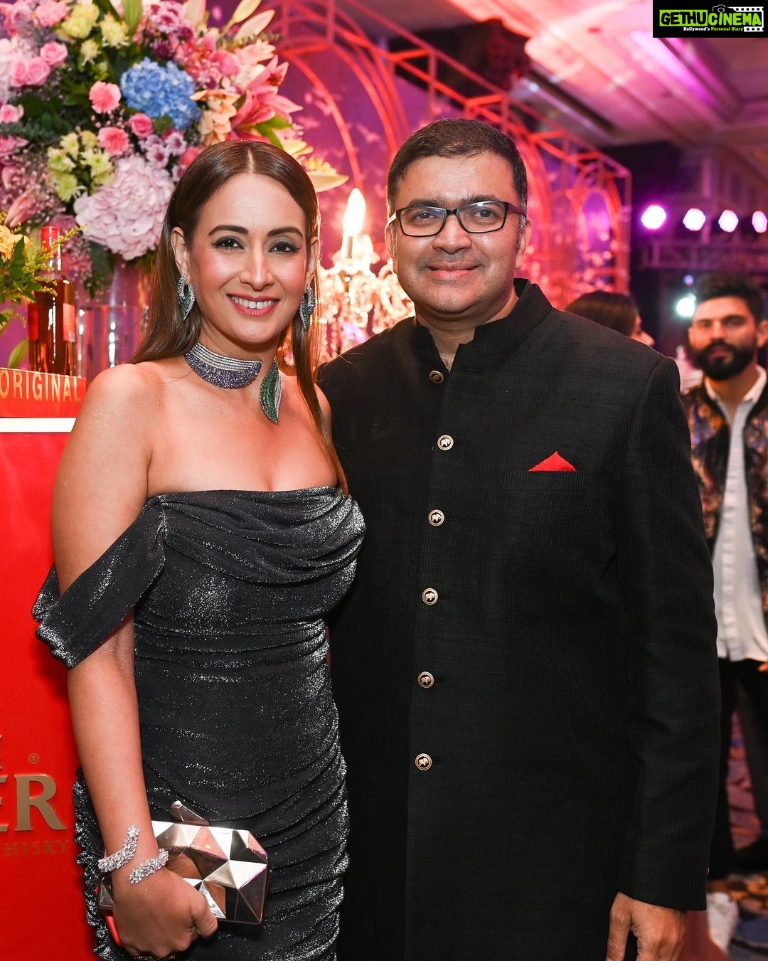 Preeti Jhangiani Instagram - Last night was full of glamor at the wedding sutra influencer awards 2022 π― @weddingsutra @wsengage @jhangianipreeti - The sparkle says it all π βββ #wsengage #preetijhangiani #weddingsutra #weddingsutrainfluencerawards #influencerawards #weddingsutraengage #weddingsutraawards #bestweddingever #bollywoodcelebrity #bollywoodcelebs #mohabbatein #weddingawards #weddinginspirations #monsoonwedding