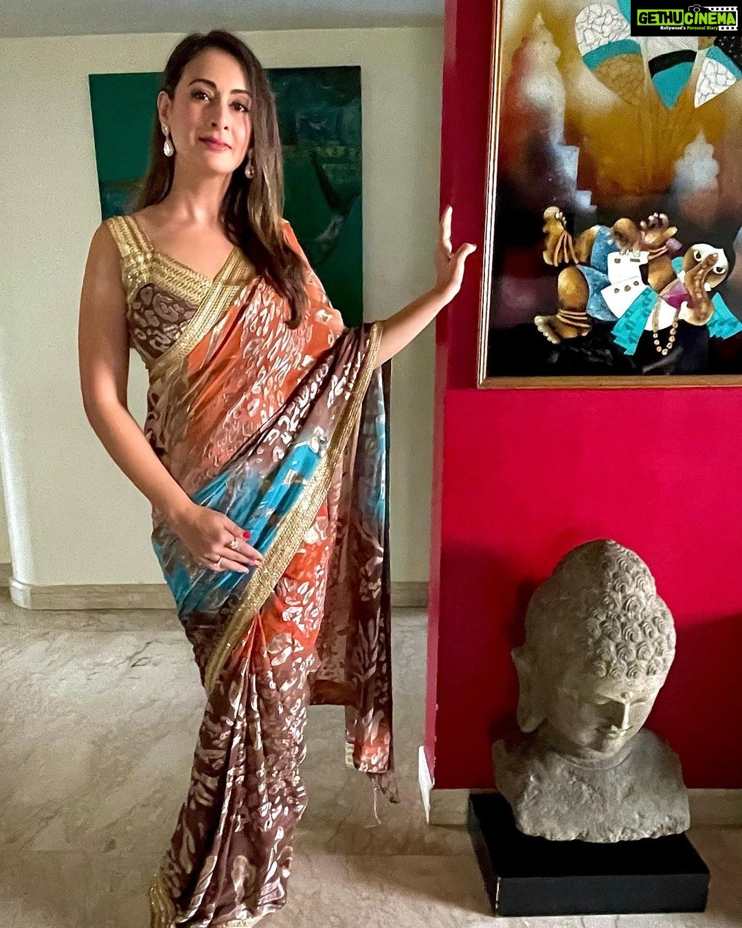Preeti Jhangiani Instagram - When In doubt , sari it up 🥻