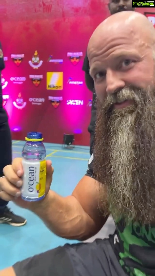 Preeti Jhangiani Instagram - That’s good stuff! Says Armwrestling legend @monstermichaeltodd ! Loving his @oceanbeverages drink ! Hydration partners for our @propanjaleague ranking tournament! #oceanbeverages #propanjaleague #energydrink #fruitwater #fruitdrink #armwresling #sportsevent #hydrate #hydration