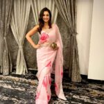 Preeti Jhangiani Instagram - Ready set go! For the @mrs_icon_india #missiconmadhyapradesh #mriconmadhyapradesh wearing @inaayatbyaastha #inaayatbyaastha #shaadisaga #weddingz.in #organzasaree #wedmegood #handpaintedsaree #shaadiwish #sixyardsofelegance #sareeaffair #sareedraping #silkorganzasaree #couture #weddingseason #bridalwear #sareesofinstagram #trousseau Hotel Shawn Elizey