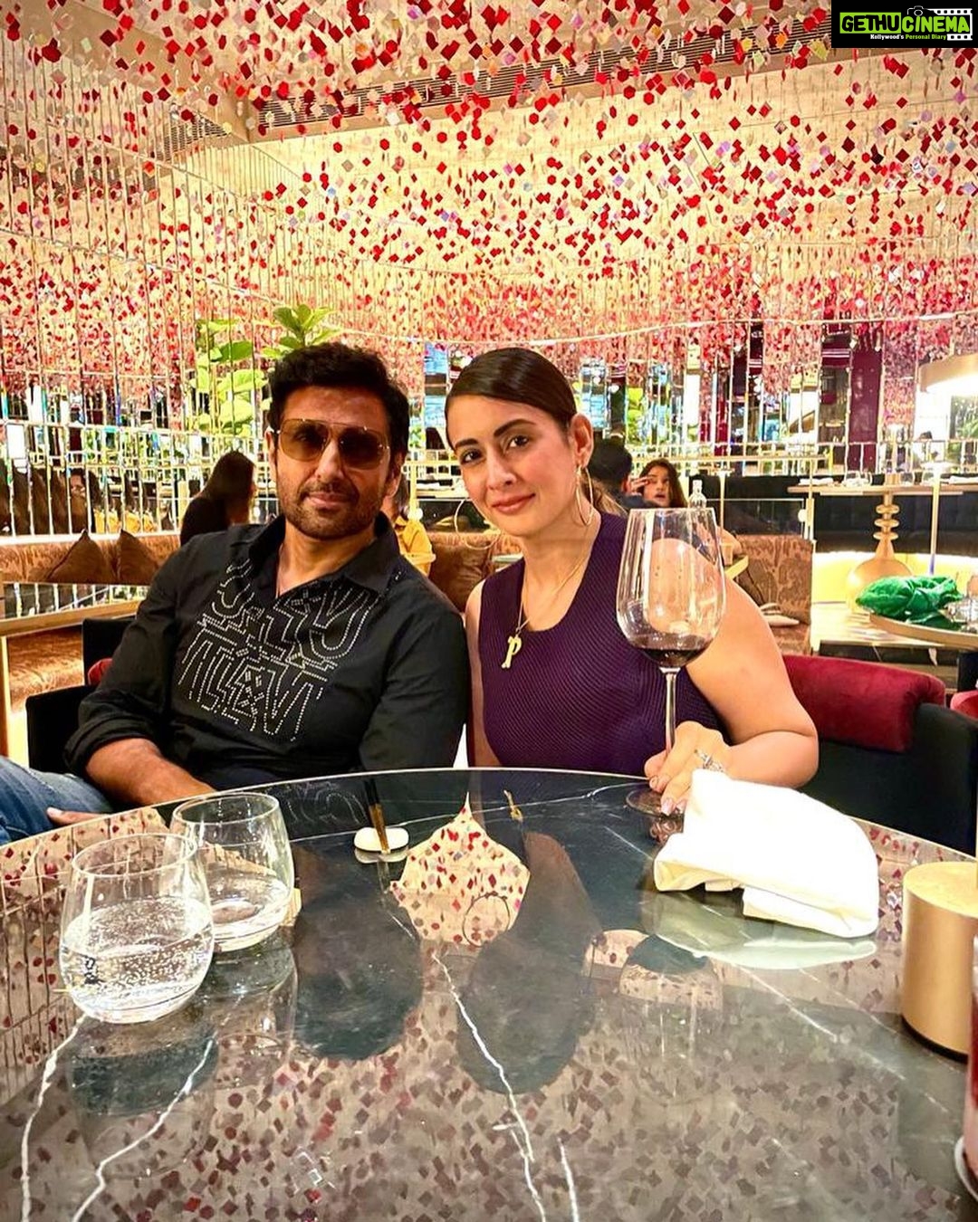 Preeti Jhangiani Instagram - Great bday eve hosted by wifey @jhangianipreeti at @akinamumbai Thank you everyone for your love and wishes 🙏🏻✌🏻 Akina Contemporary Japanese Restaurant and Bar