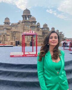 Preeti Jhangiani Instagram - Managed to catch the calm just before the show started ! Still can’t believe we managed to pull this off!! @propanjaleague ranking tournament at the majestic #GwaliorFort ! Gwalior Fort
