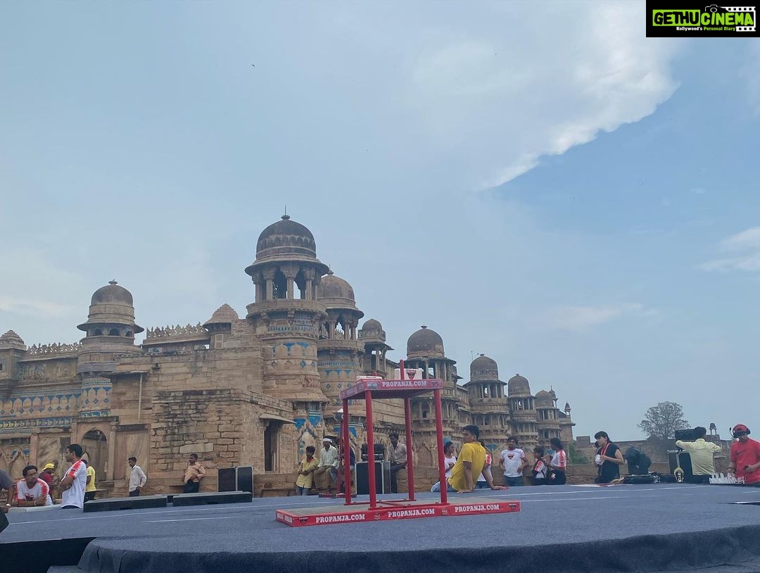 Preeti Jhangiani Instagram - After days of incessant rains…my belief was rewarded with the skies opening up and God shining down his rainbow on us and allowing us to have our @propanjaleague ranking tournament finale in the open at the unmatched locale of the Gwalior Fort…truly an amazing location where no such event had ever taken place and no arm wrestling event has ever taken place at a place like this 🙏🏻 thank you to everyone for the love and support 🙏🏻 God is Great…always believe 🙏🏻 Thank you to the legend @monstermichaeltodd and his gorgeous wife @mrsmonstertodd for coming down and being such amazing Special Guests ✌🏻 Thank you to our partners: @nikonindiaofficial @thebridge_in @thefitistan @indianarmwrestlingfed @oceanbeverages @lnipe_gwalior And thank you to city of Gwalior who supported us and the support of Maharaj @jyotiradityascindia without which this wouldn’t be possible 🙏🏻 Congrats to all the athletes who train tirelessly to fulfil their dreams and win big on the table 💪🏼 #armwrestling #monstermichaeltodd #gwalior #india #gwaliorfort #gwaliorcity #gwaliordiaries