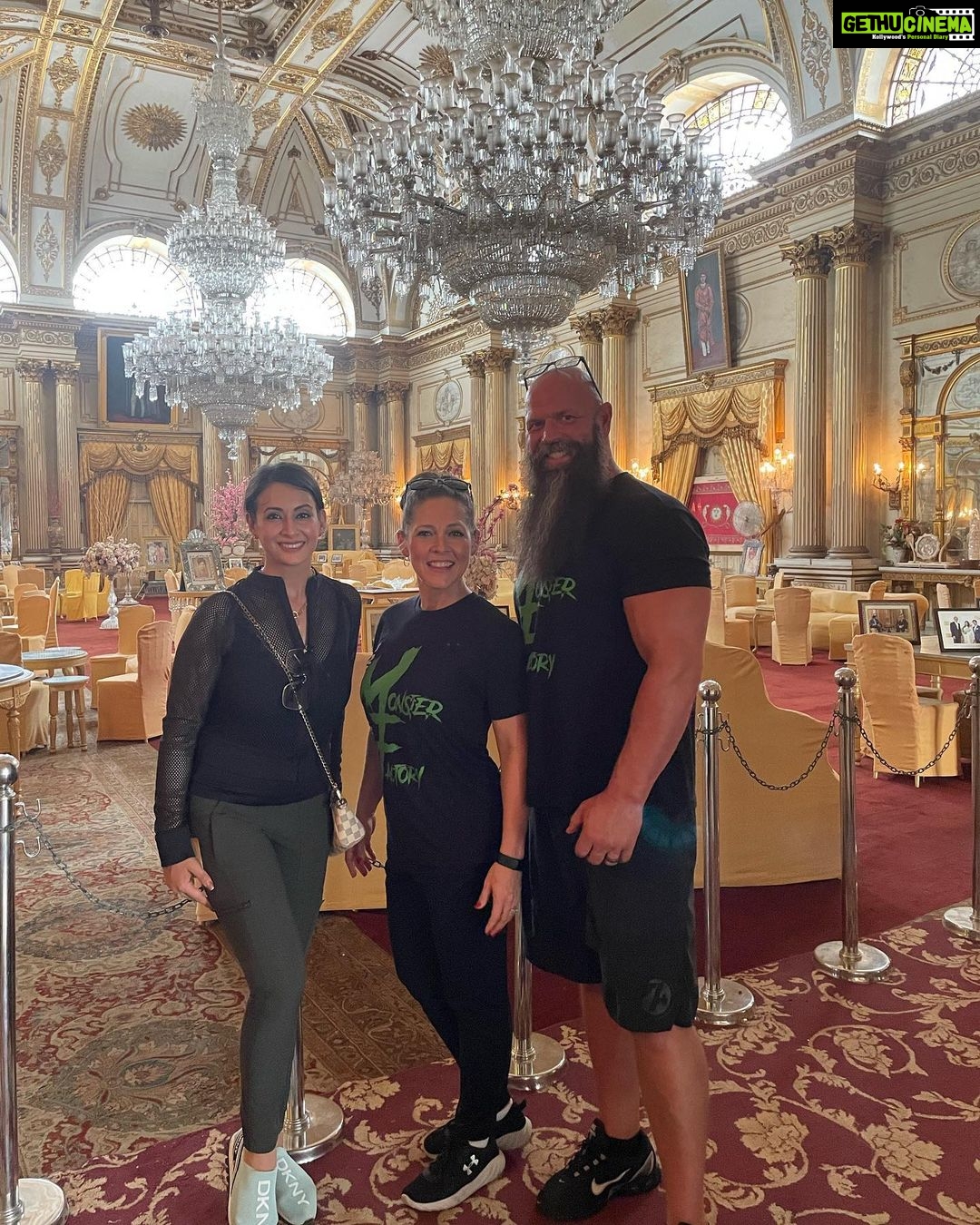 Preeti Jhangiani Instagram - Fantastic day out, just a day before the @propanjaleague ranking tournament exploring the magnificent Jai Vilas Palace @gwaliorpalace with the amazing @monstermichaeltodd and his beautiful wife Rebecca @mrsmonstertodd , @asian_armwrestling_federation President Mr.Jeenbek and @world_armwrestling_federation_ Master referee Mr. Sergey Sokolov @sosrefere So proud of our country’s rich culture and heritage 🇮🇳 Gwalior