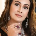 Preeti Jhangiani Instagram - Have the courage to start a new path .. and miracles will happen Styled by : @stylebyaaash Jewellery : @abarantimelessjewellery Makeup : @shradhatrikha Shot By : @sadaf.nkhan Outfit: @adviraaethnicstore Coordinated By : @hub_of_branding