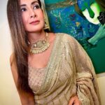 Preeti Jhangiani Instagram - It’s a sari kind of Sunday Styled by @gentleman_gaga Outfit by @bhumikagrover @amigos.rizwan Jewellery @aquamarine_jewellery