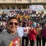 Preeti Jhangiani Instagram - Selfie with the fantastic students of LNIPE @jhangianipreeti @propanjaleague . . . . . . . ___ #gwalior #lnipe #gwaliordiaries #madhyapradesh #gwaliorcity