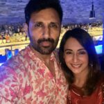 Preeti Jhangiani Instagram - Nakli Shooting Shaadi khatam….Now only Biwi No.1 ;) @jhangianipreeti @hakkasanmumbai . . . . . . . . . . . . . . . . . . . . . . . . . . . . . . . . . . _____ #happyanniversary #happyanniversary❤️ #couples #preetijhangiani #couplegoals #couplegoals❤ #couplephotography Hakkasan Mumbai