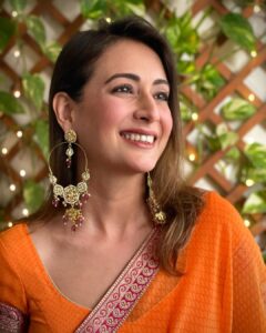 Preeti Jhangiani Instagram - Happiness is an inside job Thank you Maryam Khan @zevar.foryouforever for these customised Chandbalis #earrings #indianwear #chandbaliyan