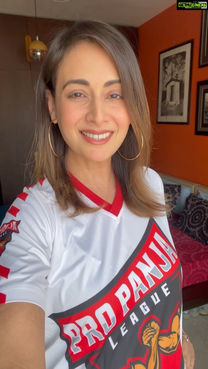 Preeti Jhangiani Instagram - Resolve your differences with a game of Panja ! #uplift #empower #challenge #womensdaychallenge @propanjaleague #panja #propanjaleague #womensday #happywomensday #womenarmwrestling #armwrestling #armwrestlingleague