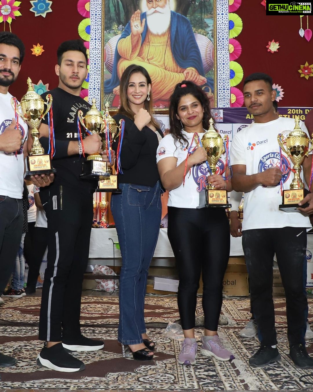 Preeti Jhangiani Instagram - What an amazing atmosphere ! Had a fantastic time @delhiarmwrestling 20th state championship! Congratulations to the entire team and @laxman_singh_bhandari for their amazing effort and for all their years promoting the sport! Congrats to all the winners! @propanjaleague @dabasparvin Outfit : @reemaanandlabel