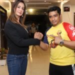 Preeti Jhangiani Instagram - What an amazing atmosphere ! Had a fantastic time @delhiarmwrestling 20th state championship! Congratulations to the entire team and @laxman_singh_bhandari for their amazing effort and for all their years promoting the sport! Congrats to all the winners! @propanjaleague @dabasparvin Outfit : @reemaanandlabel