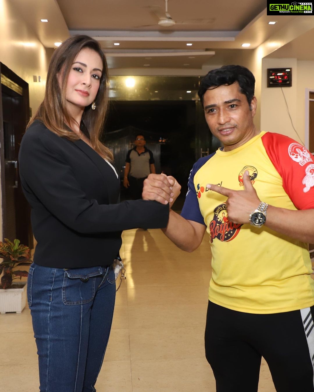 Preeti Jhangiani Instagram - What an amazing atmosphere ! Had a fantastic time @delhiarmwrestling 20th state championship! Congratulations to the entire team and @laxman_singh_bhandari for their amazing effort and for all their years promoting the sport! Congrats to all the winners! @propanjaleague @dabasparvin Outfit : @reemaanandlabel