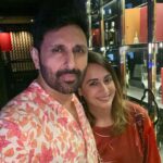 Preeti Jhangiani Instagram - Nakli Shooting Shaadi khatam….Now only Biwi No.1 ;) @jhangianipreeti @hakkasanmumbai . . . . . . . . . . . . . . . . . . . . . . . . . . . . . . . . . . _____ #happyanniversary #happyanniversary❤️ #couples #preetijhangiani #couplegoals #couplegoals❤ #couplephotography Hakkasan Mumbai
