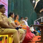 Preeti Jhangiani Instagram - What an honour to be a part of the Jagtik Mahila Diwas - Aadar Aadishakticha- Sanman Nirbhayacha for the exceptional ladies of the Bandra Police force , who have also received the Best Nirbhaya team Award! @mumbaipolice #mumbaipolice #bandrapolice #jaihind #femaleforce