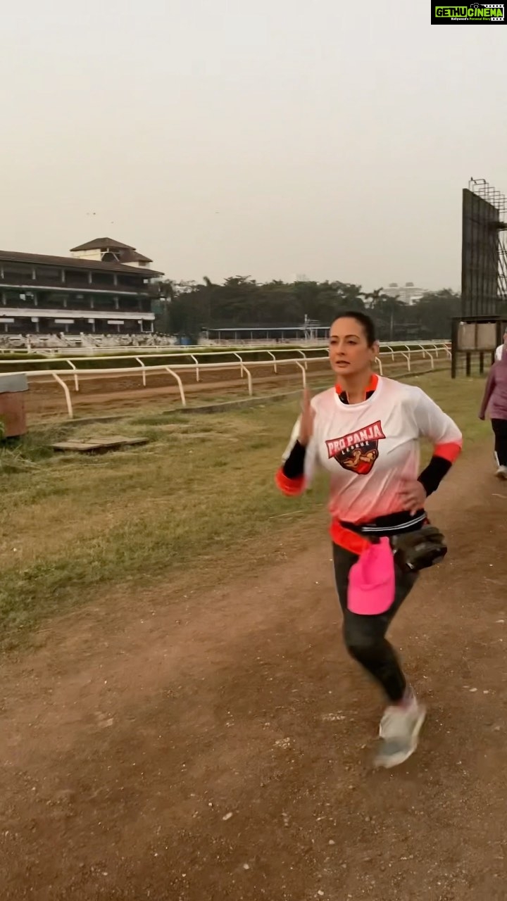 Preeti Jhangiani Instagram - What an amazing feeling to run today at Soldierathon in honour of our soldiers organised by the fantastic team of @fitbhaarat and @majorpoonia Happy Republic Day to one and all 🇮🇳 @fitnessindiashow #run #running #india #indianarmy #indiansoldiers #fitbharat #fitness #republicday #republicdayindia