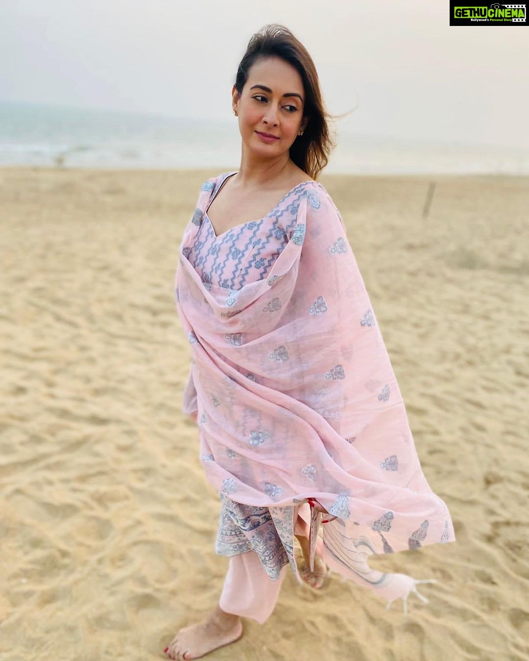 Preeti Jhangiani Instagram - We have learn to fly in the air like birds and to swim in the sea like fish, but how to live on Earth like human beings we have still to learn Dr S Radahakrishnan Puri Beach