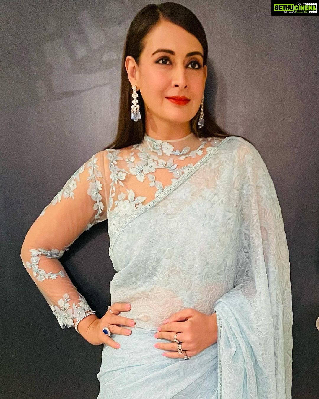Preeti Jhangiani Instagram - Count your age by friends , not years. Count your life with smiles , not tears. John Lennon Thank you @geishadesigns for always being timeless Jewels @aquamarine_jewellery Styled by @gentleman_gaga