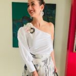Preeti Jhangiani Instagram - Thank you @mirpurimaheka for this beauty ! #25yearsofMahekaMirpuri Jewellery @mahesh_notandass