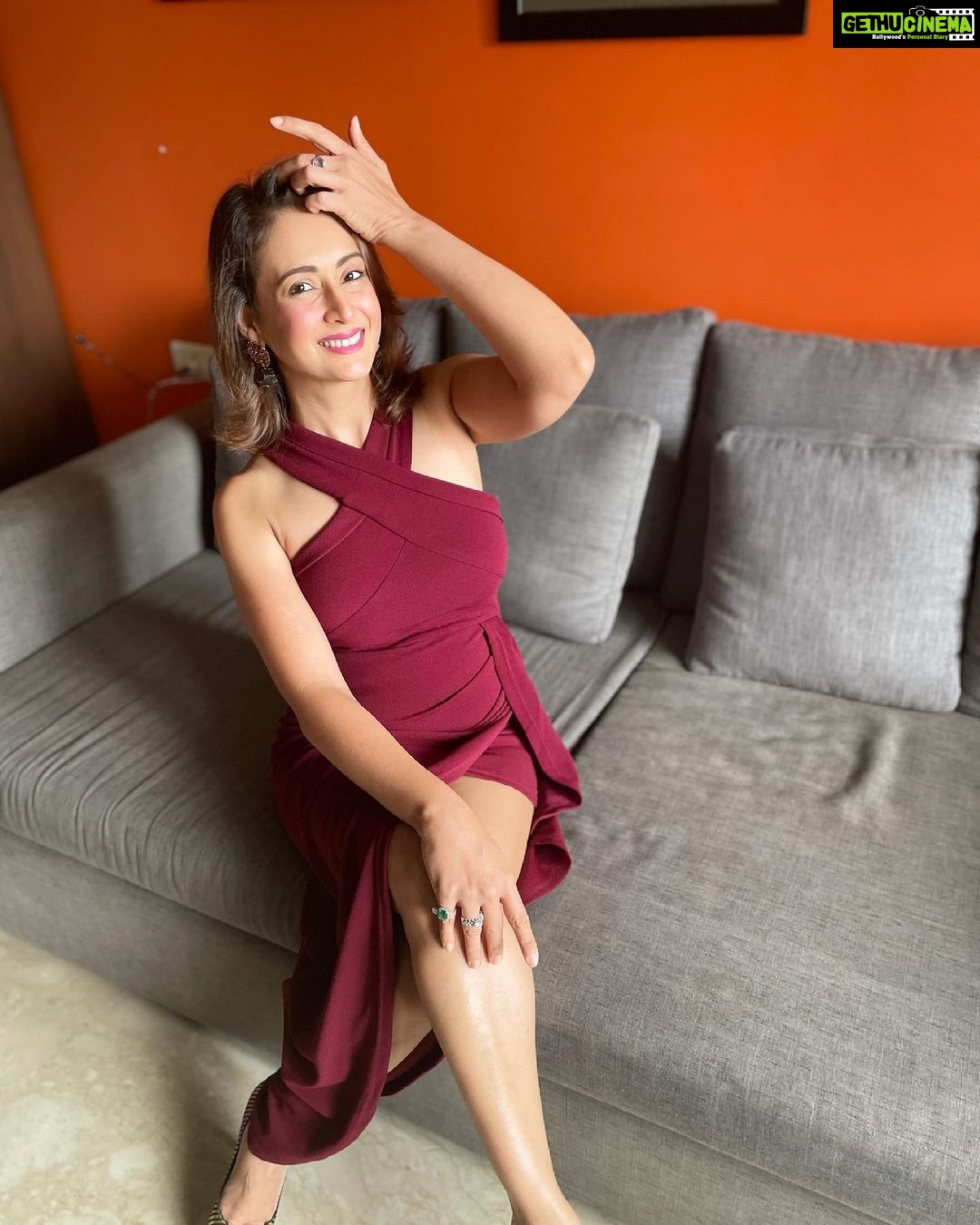 Preeti Jhangiani Instagram - When in doubt… dress up ! Thank you @stichbystichh for this perfectly fitted outfit! Love it!