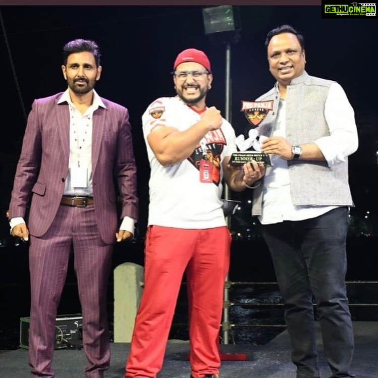 Preeti Jhangiani Instagram - Thank you #ashishshelar ji for being there and for supporting @propanjaleague and all the athletes! @dabasparvin #propanjaleague #armwrestler