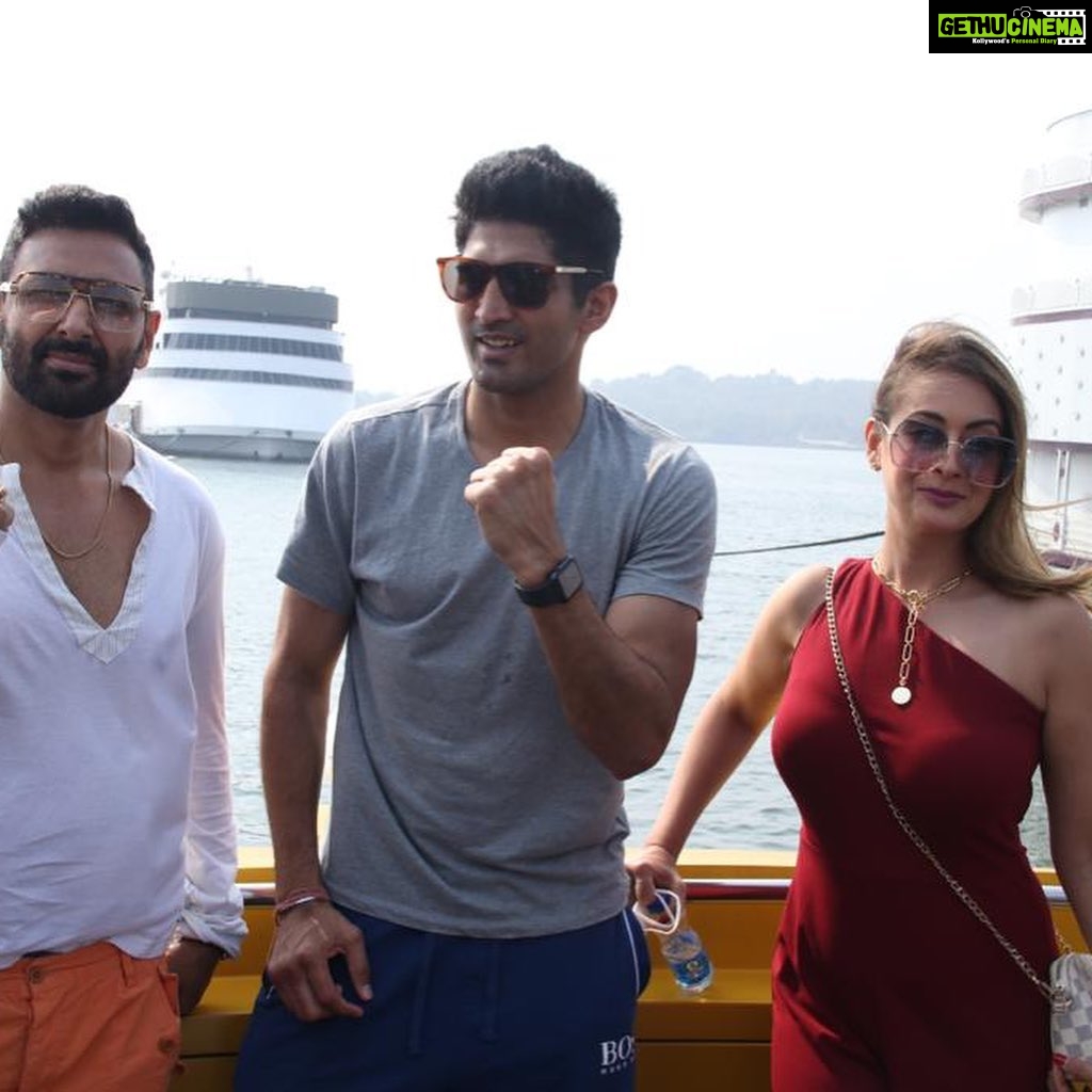 Preeti Jhangiani Instagram - What a fab day yesterday at @majesticpridegroup casino at @goa Fab press con for @singhvijender match happening today !! So excited for the @propanjaleague bouts at this iconic location! Thank you to @neeravtomar @iosboxing @ios_sports for making this happen!