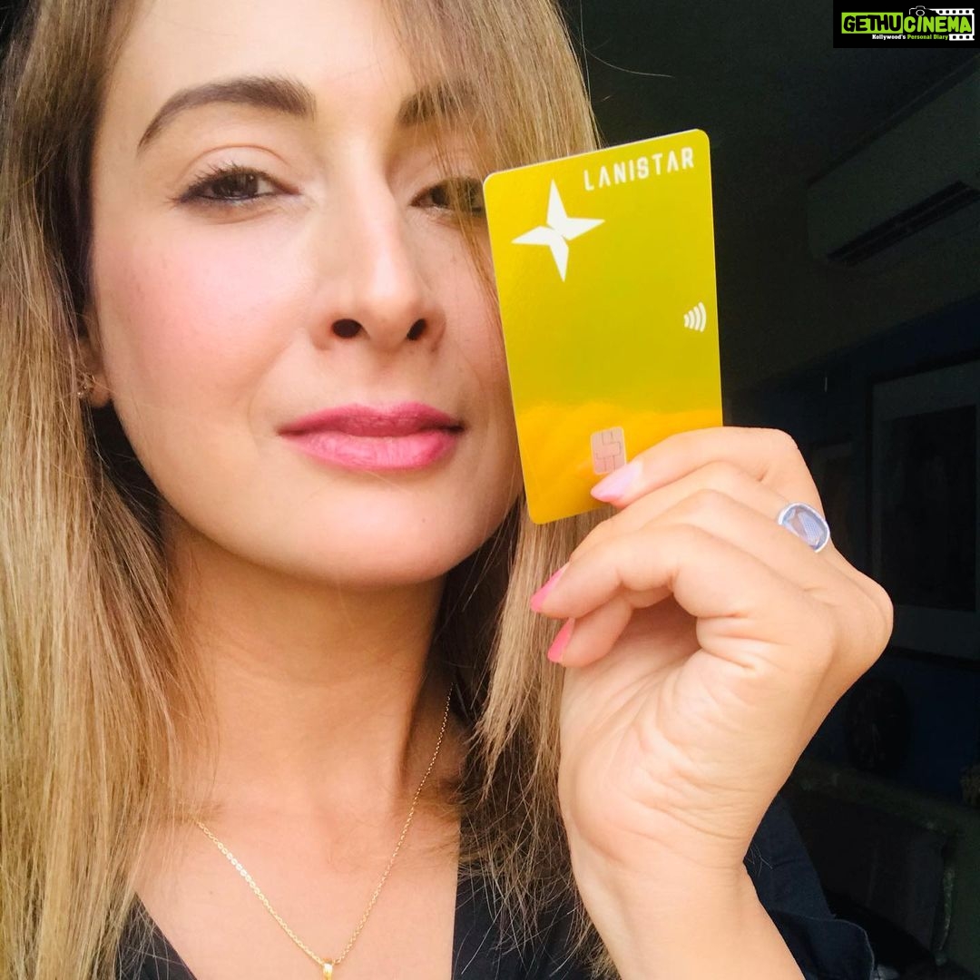 Preeti Jhangiani Instagram - Happy ! Cause soon all my payment methods will be in ONE payment card , with advanced security features, making future purchasing so much easier and safer... The @lanistar payment card is launching soon! Pre - register with the link in my bio #ad