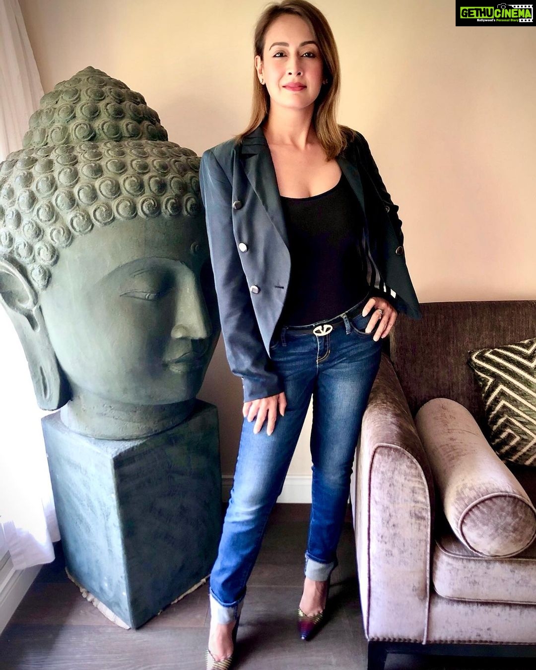 Preeti Jhangiani Instagram - Ready set... #meetingready #propanjaleague Something exciting coming up soon! @propanjaleague