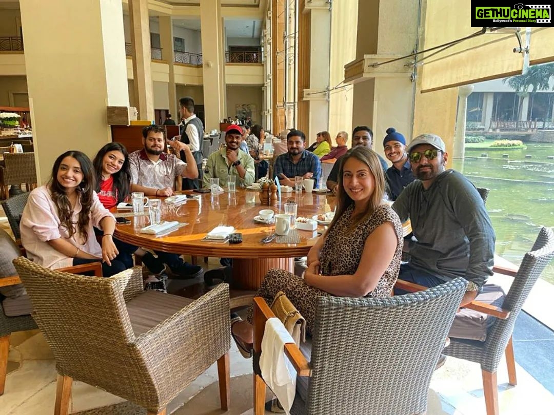 Preeti Jhangiani Instagram - @propanjaleague 's celebratory lunch with the Bosses! πͺπ»β€ @dabasparvin @jhangianipreeti π« ___ #propanjaleague #boss #bestboss #lunch #lunchtreat #goodtimes #celebration #celebratory #lunchtime #colleagues #team #teamwork #teamswen #swenentertainment Lotus Cafe, JW Marriott