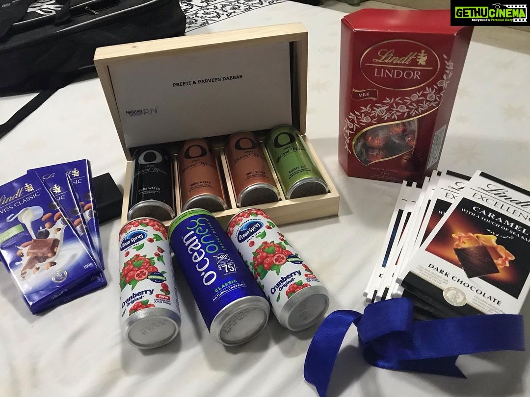 Preeti Jhangiani Instagram - Thank you darling @vivekanarang and #jimmynarang for all this bounty 🤗 @oceanbeverages @onaturalmixers @oceansprayindia @lindtindia_ng