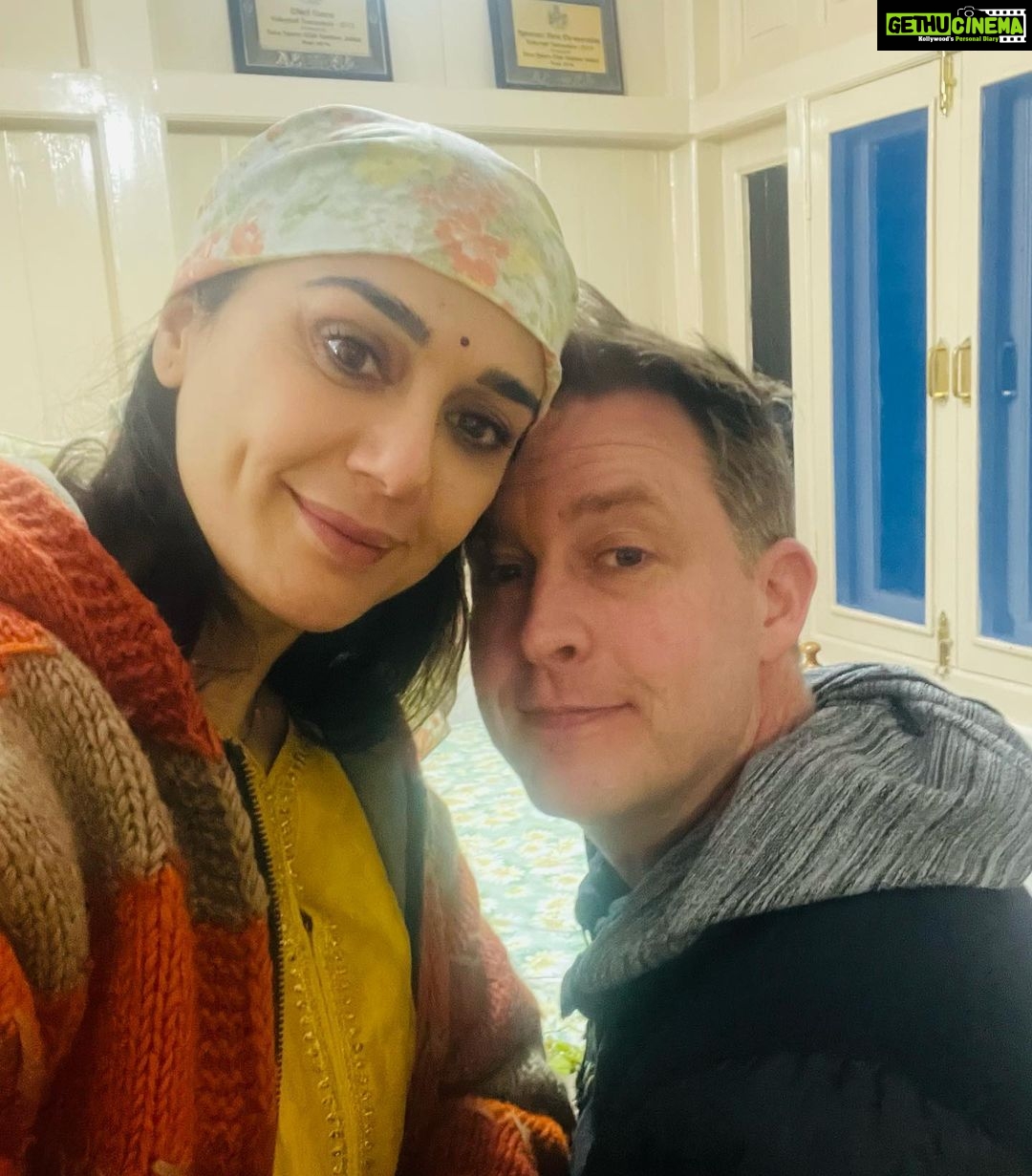 Preity Zinta Instagram - Pahadi Swag with pati parmeshwar 😍 #ting U.S.A -Upper Shimla Area