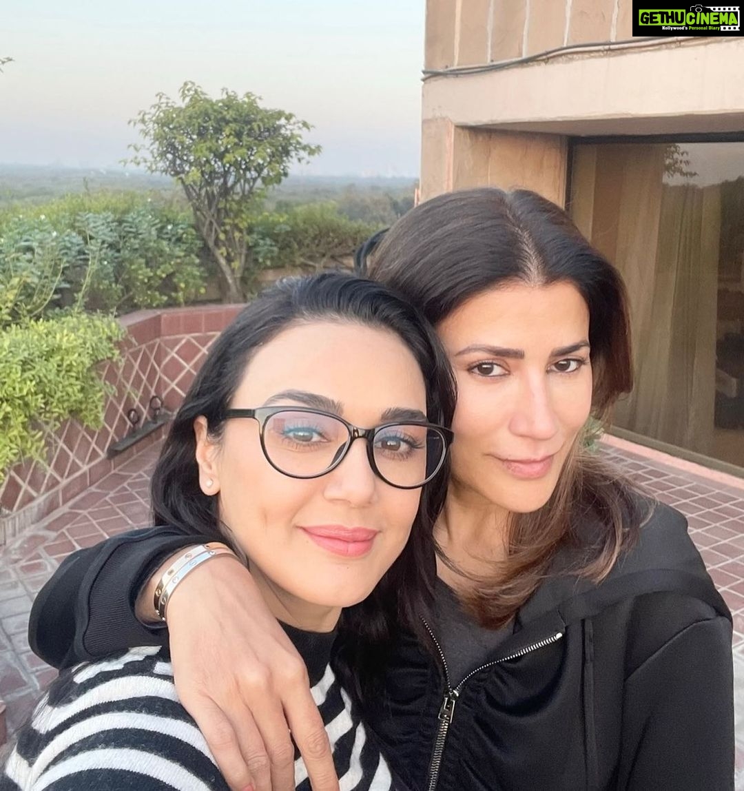 Preity Zinta Instagram - Happy Happy Birthday to my darling @shagunkhanna May you always have the best day, year and life filled with love, laughter, happiness, health, sexiness & blessings today and always. I love you to the moon & back ❤️ #bestfriends #happybirthday 🎂 #Ting