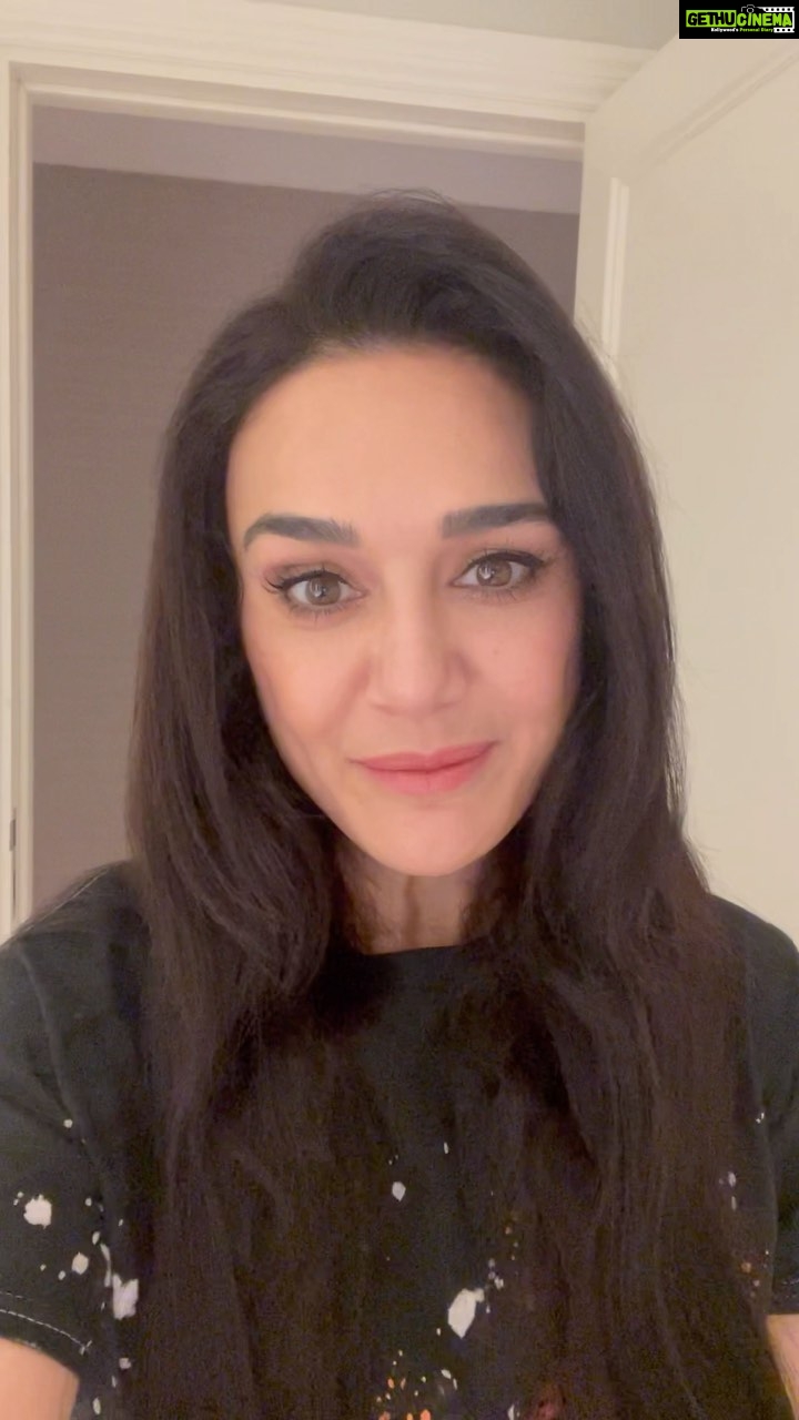 Preity Zinta Instagram - Hi everyone, I am delighted on the listing of @kamdhenu_paints under the aegis of Kamdhenu Ventures Limited on the stock exchanges and I congratulate all for achieving this milestone. Happy to be a part of Kamdhenu Family and my best wishes on this achievement. The Colours got one shade brighter today. Congratulations…. Kamdhenu Paints दिल के रंग दीवारों पे #KamdhenuPaints #DilKeRangDeewaronPe