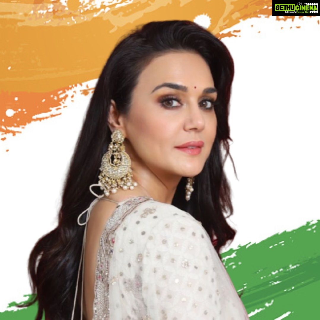 Preity Zinta Instagram - आप सब को गणतंत्र दिवस की हार्दिक शुभकामनायें । Happy Republic Day to all my fellow Indians 🇮🇳 Jai Hind ! #ting #happyrepublicday