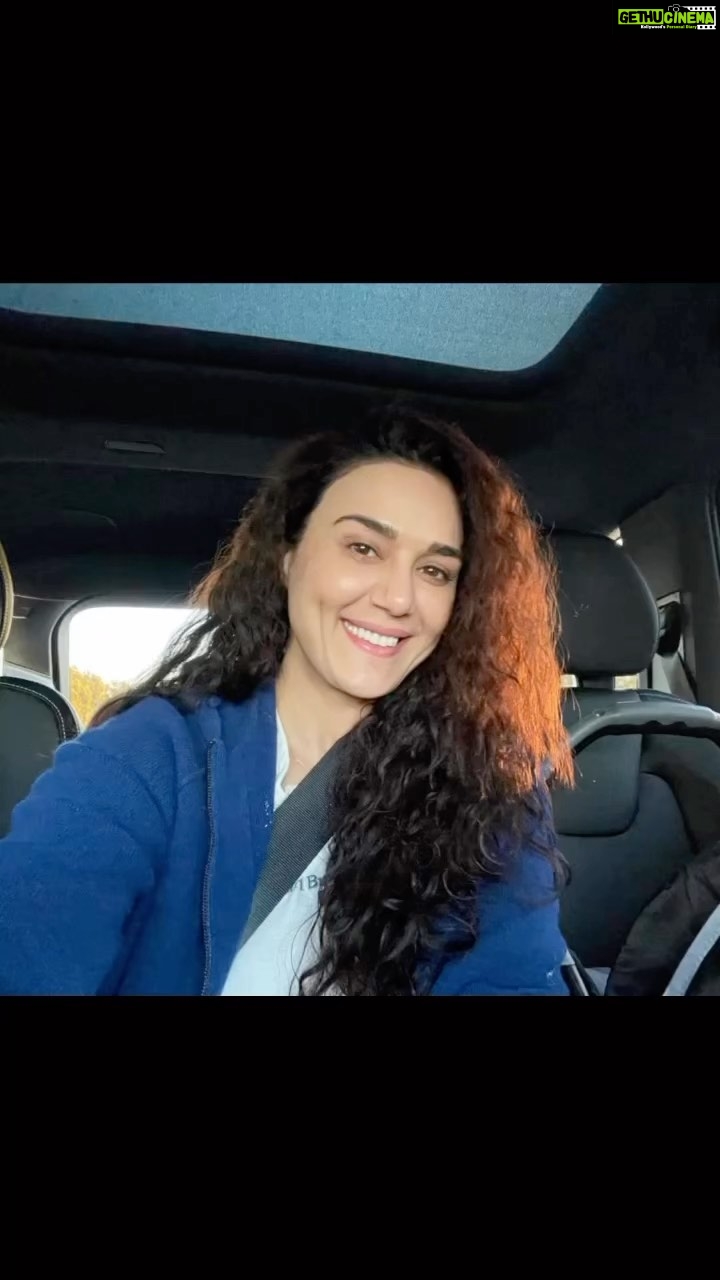 Preity Zinta Instagram - Thank you 2022 for the memories, moments, laughs, lessons and most of all for my family & all that I have learnt n experienced. So looking forward to 2023 ππβ€οΈπ₯π§Ώπ #Happynewyear #2023 #ting