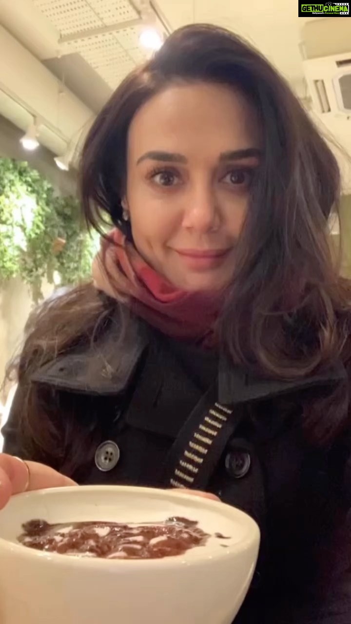 Preity Zinta Instagram - Dessert, coffee, you and me ❤️ #ting
