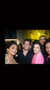 Preity Zinta Instagram - Eid celebration part 2 🌙❤️ #friendslikefamily 😍 #ting