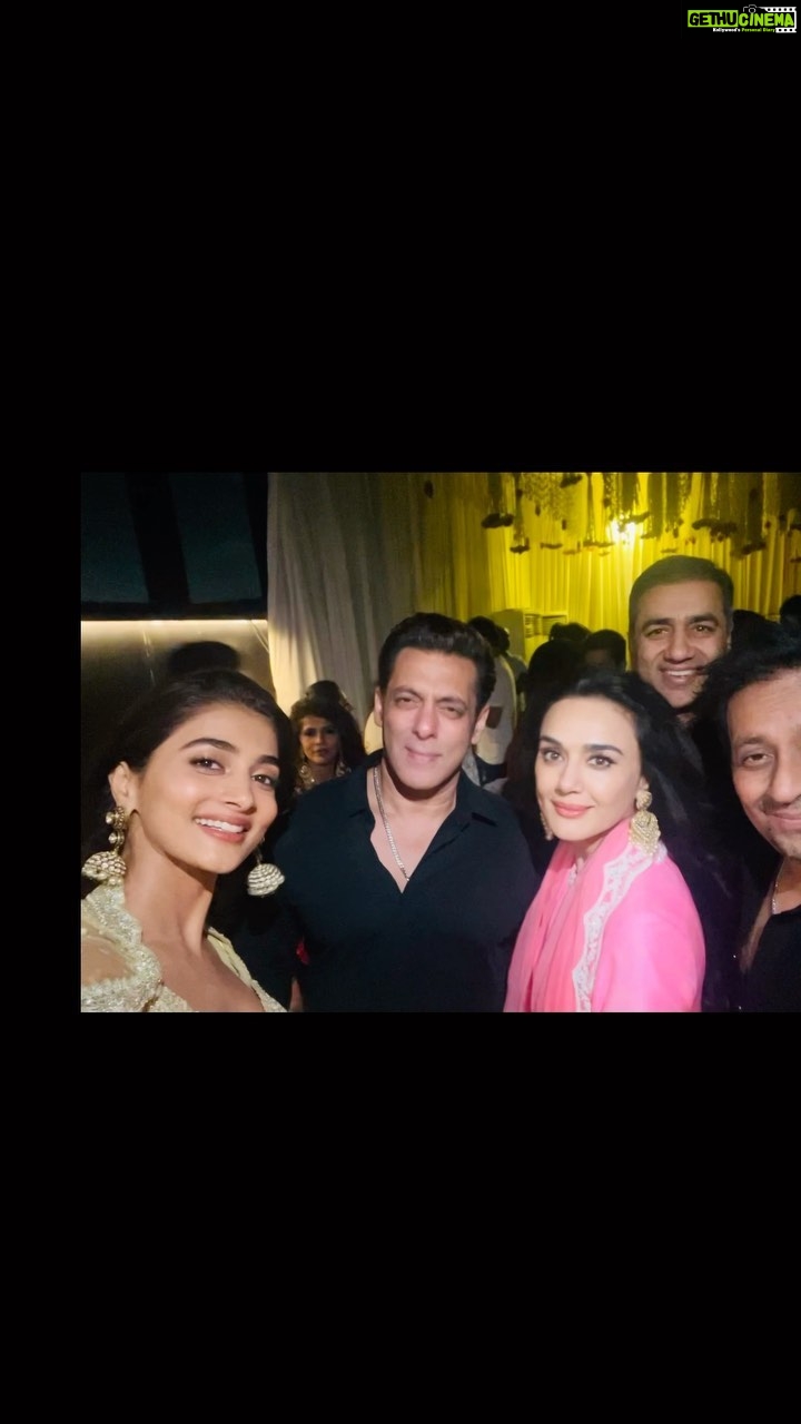 Preity Zinta - 434.6K Likes - Eid celebration part 2 🌙❤️ #friendslikefamily 😍 #ting
